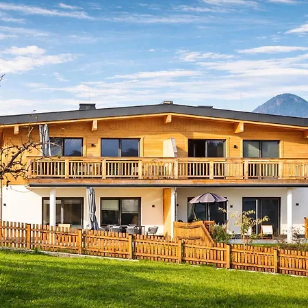 Vakantiehuis Ruhestube - Design With Balcony Fügen